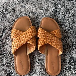 Women's Tan Woven Sandals
